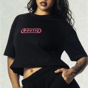 Boutiq Women’s Cropped Black Pixelmark Tee Size XL NWT!